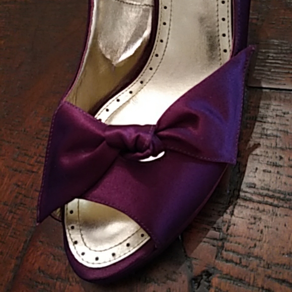 Caparros Satin Purple Dress Shoe 8 - Picture 3 of 4